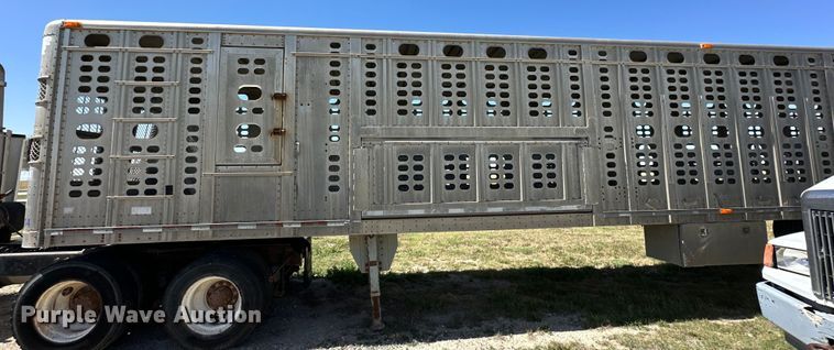image for item DK6640 1994 Wilson PSAL-301 livestock trailer