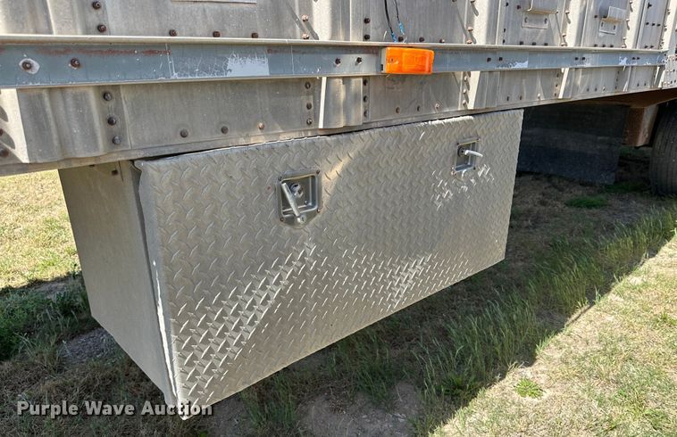 image for item DK6640 1994 Wilson PSAL-301 livestock trailer