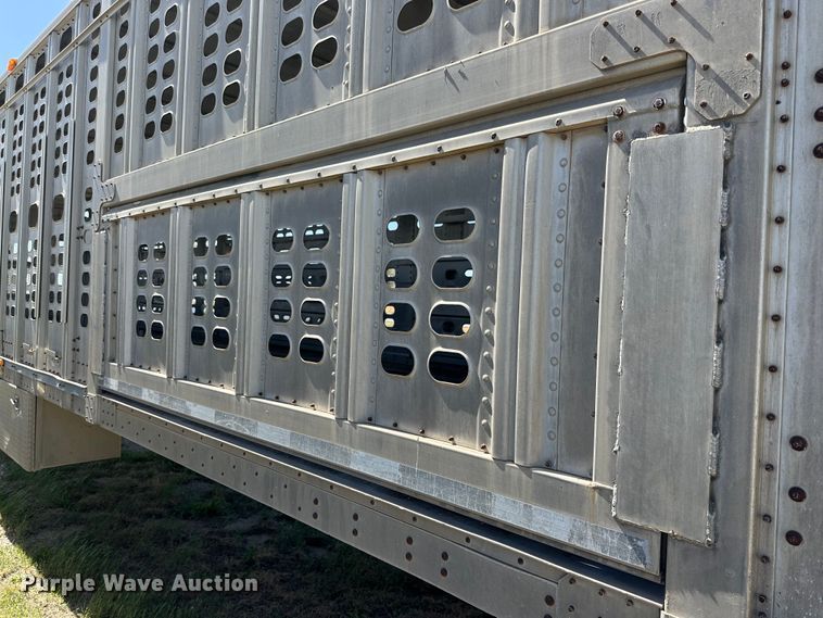 image for item DK6640 1994 Wilson PSAL-301 livestock trailer