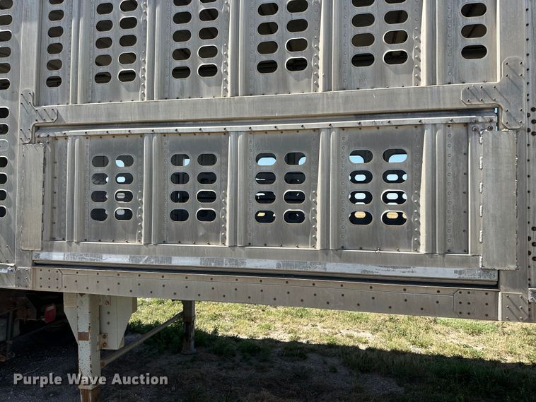 image for item DK6640 1994 Wilson PSAL-301 livestock trailer