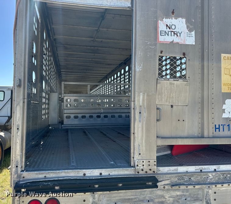 image for item DK6640 1994 Wilson PSAL-301 livestock trailer