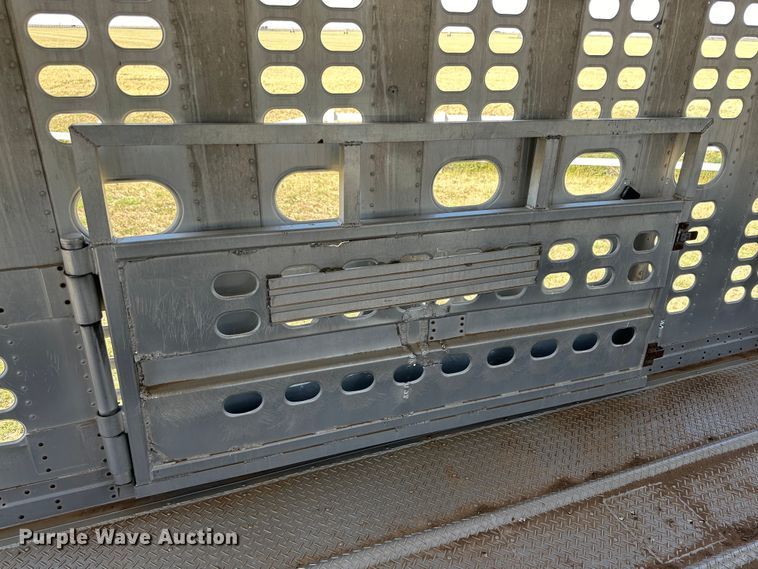 image for item DK6640 1994 Wilson PSAL-301 livestock trailer