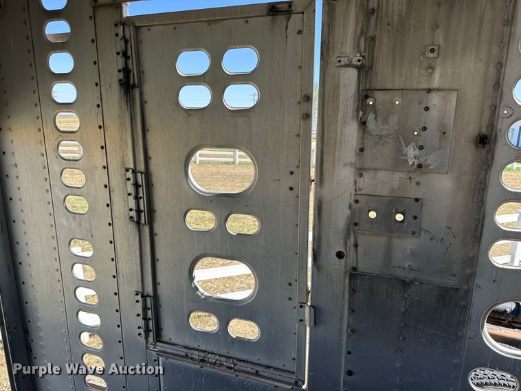 image for item DK6640 1994 Wilson PSAL-301 livestock trailer