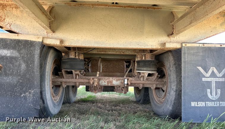 image for item DK6640 1994 Wilson PSAL-301 livestock trailer