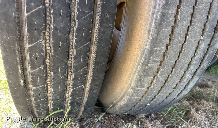 image for item DK6640 1994 Wilson PSAL-301 livestock trailer