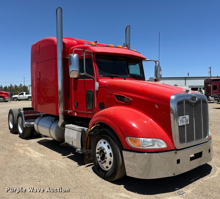 image for item DK6642 2010 Peterbilt  386 semi truck