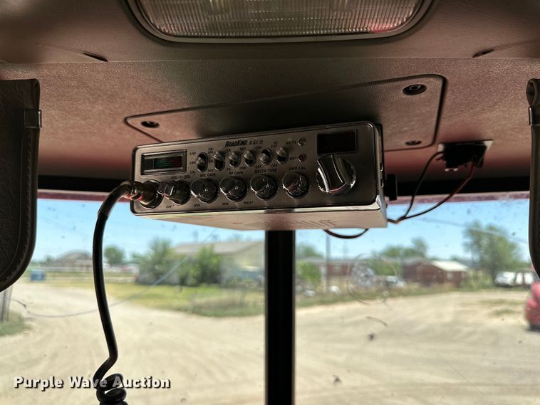 image for item DK6642 2010 Peterbilt  386 semi truck