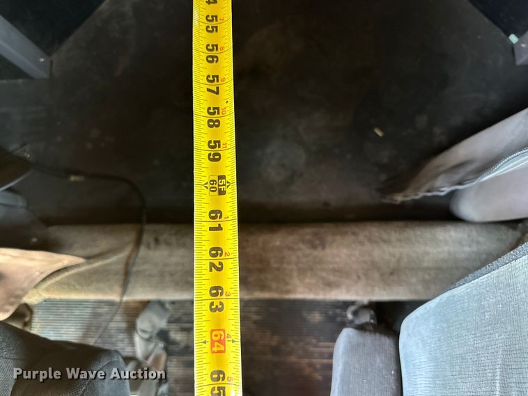 image for item DK6642 2010 Peterbilt  386 semi truck