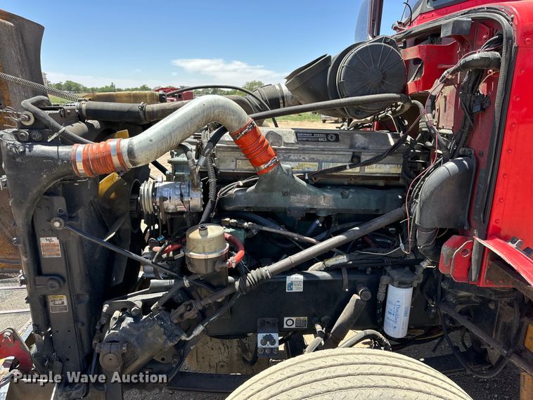 image for item DK6642 2010 Peterbilt  386 semi truck