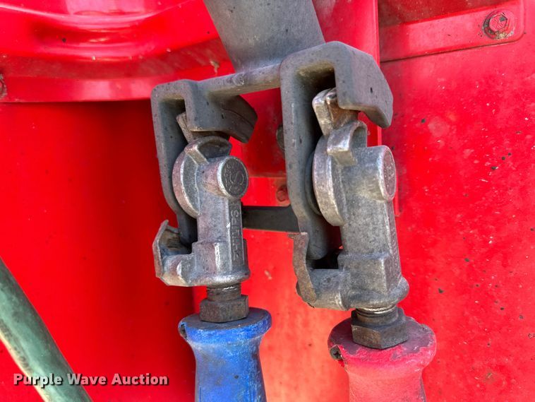 image for item DK6642 2010 Peterbilt  386 semi truck