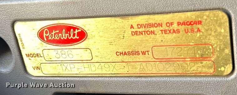 image for item DK6642 2010 Peterbilt  386 semi truck