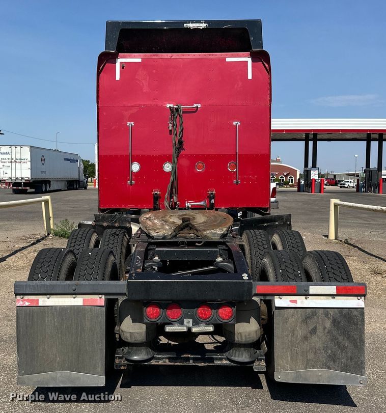 image for item DK6645 2003 Peterbilt 379 semi truck