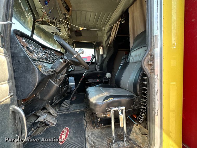 image for item DK6645 2003 Peterbilt 379 semi truck