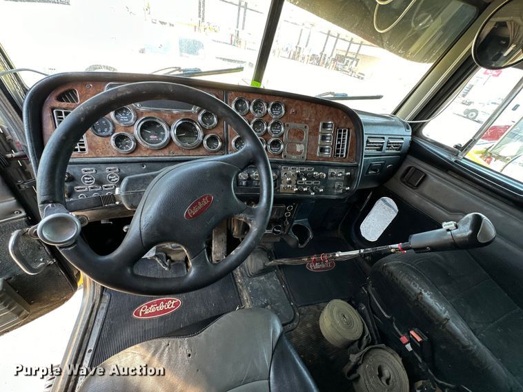 image for item DK6645 2003 Peterbilt 379 semi truck