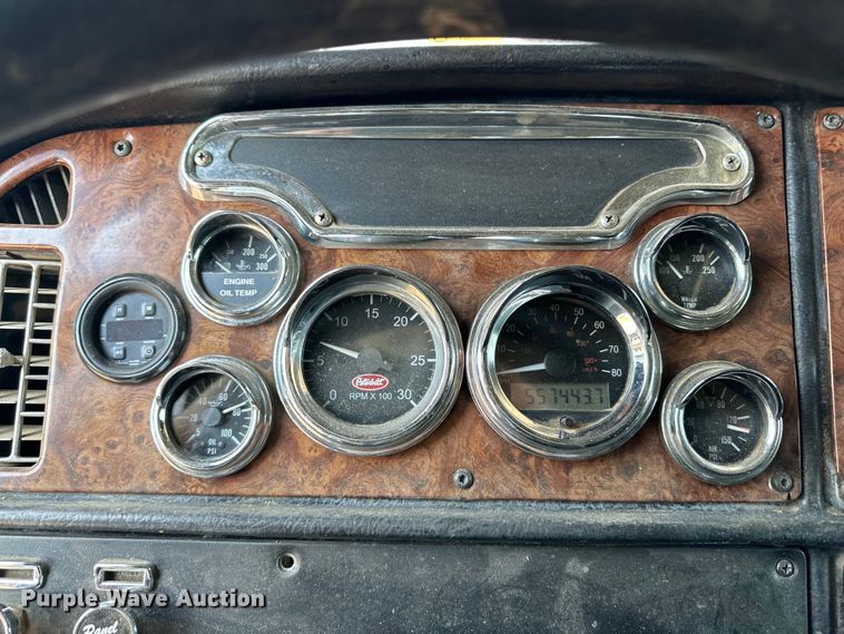 image for item DK6645 2003 Peterbilt 379 semi truck