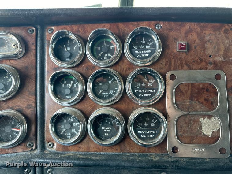 image for item DK6645 2003 Peterbilt 379 semi truck