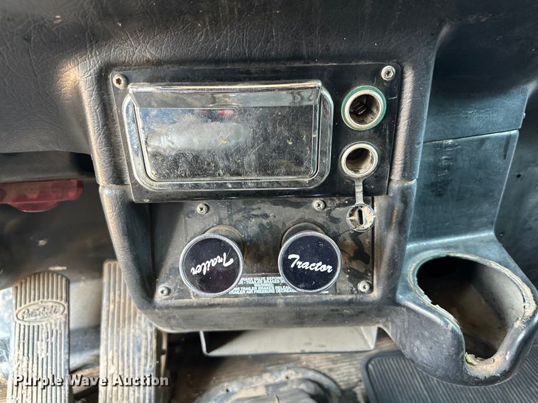 image for item DK6645 2003 Peterbilt 379 semi truck