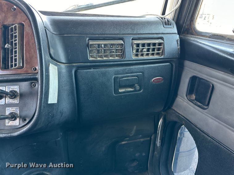 image for item DK6645 2003 Peterbilt 379 semi truck