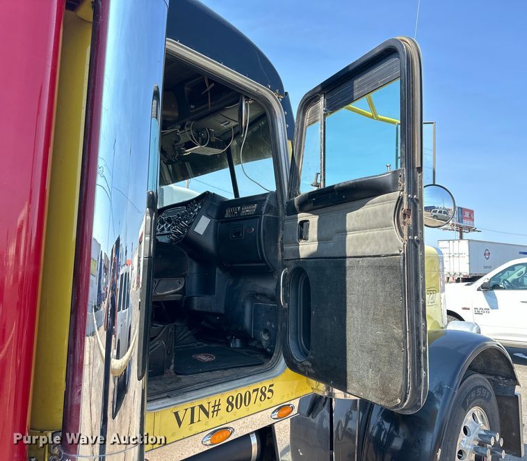 image for item DK6645 2003 Peterbilt 379 semi truck