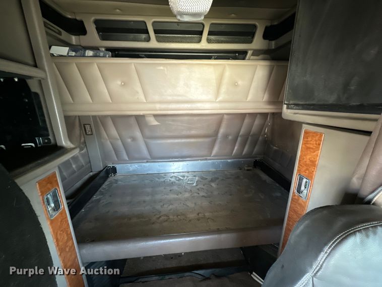 image for item DK6645 2003 Peterbilt 379 semi truck