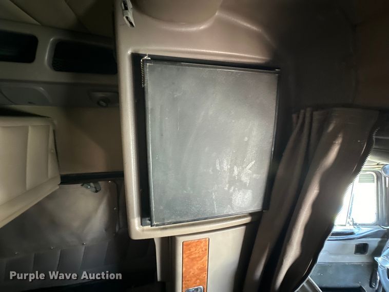 image for item DK6645 2003 Peterbilt 379 semi truck