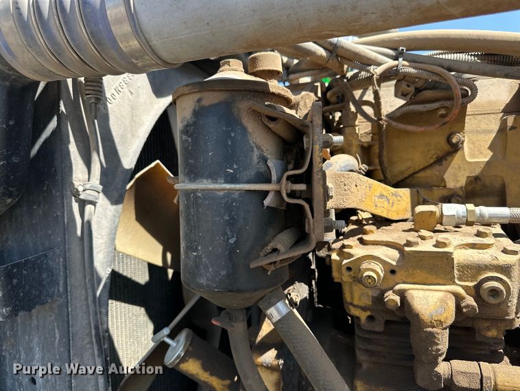 image for item DK6645 2003 Peterbilt 379 semi truck