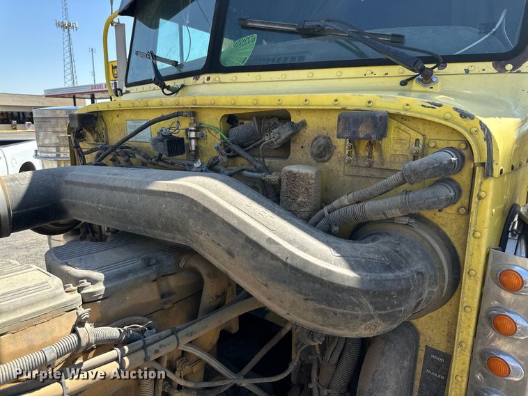 image for item DK6645 2003 Peterbilt 379 semi truck