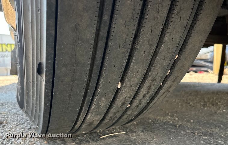 image for item DK6645 2003 Peterbilt 379 semi truck