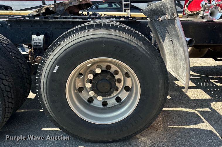 image for item DK6645 2003 Peterbilt 379 semi truck