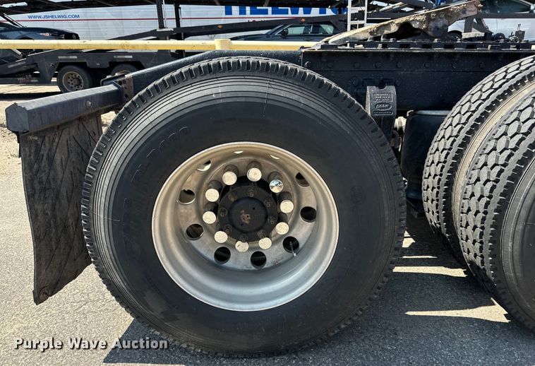 image for item DK6645 2003 Peterbilt 379 semi truck