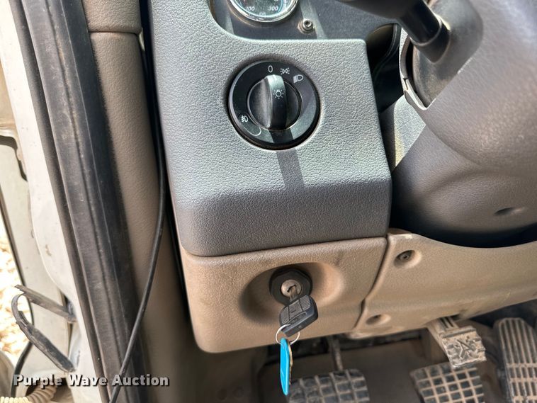 image for item DK6670 2016 Freightliner Cascadia semi truck