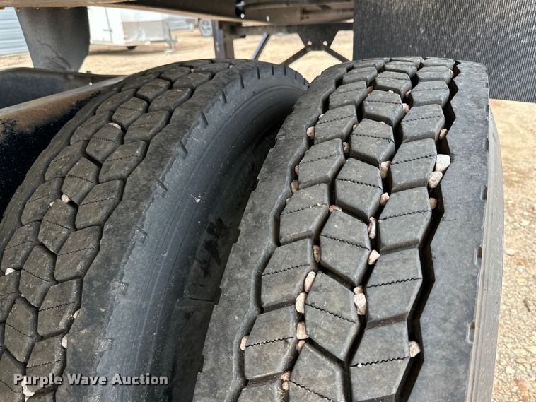 image for item DK6670 2016 Freightliner Cascadia semi truck