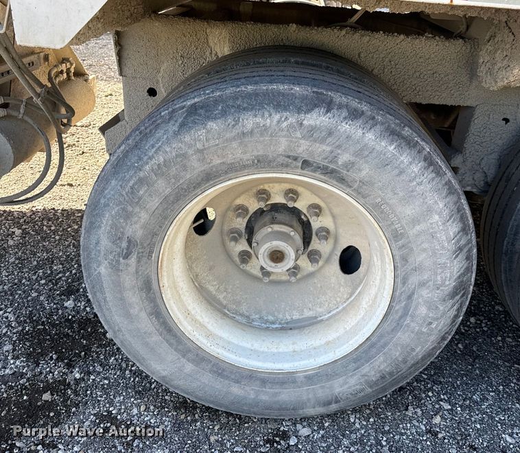 image for item DL4425 2019 Armor Lite SBD-40 bottom dump trailer