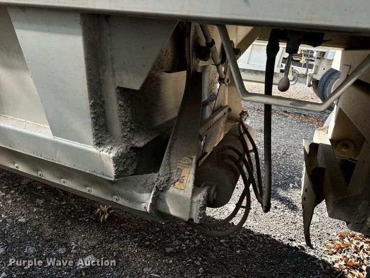 image for item DL4430 2019 Armor Lite SBD-40 bottom dump trailer