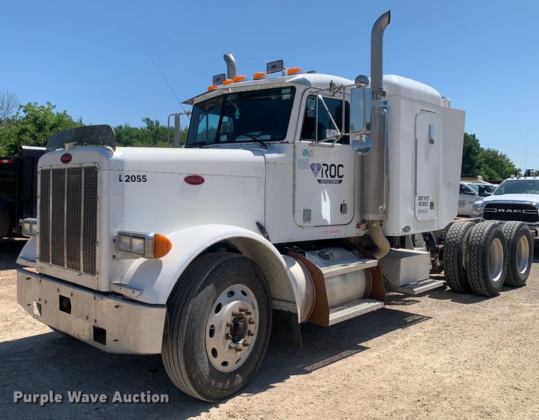 image for item DM7888 2004 Peterbilt 379 semi truck
