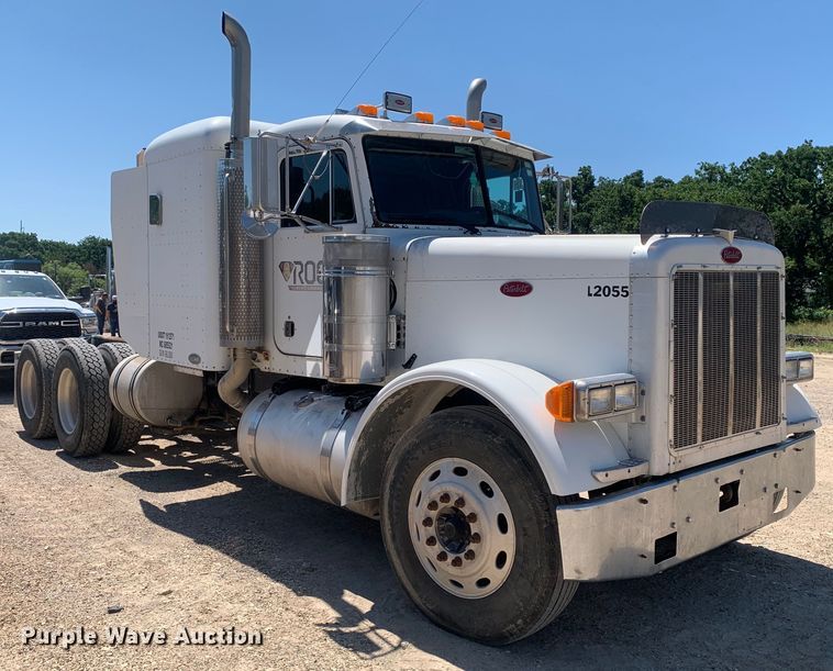 image for item DM7888 2004 Peterbilt 379 semi truck