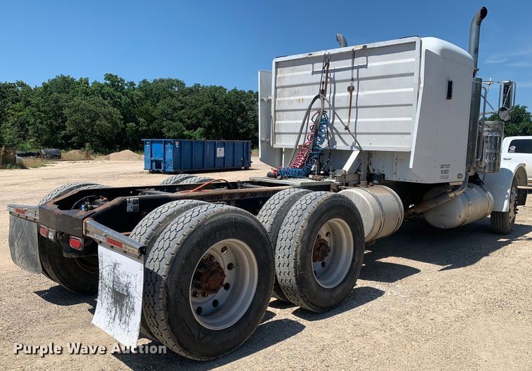 image for item DM7888 2004 Peterbilt 379 semi truck