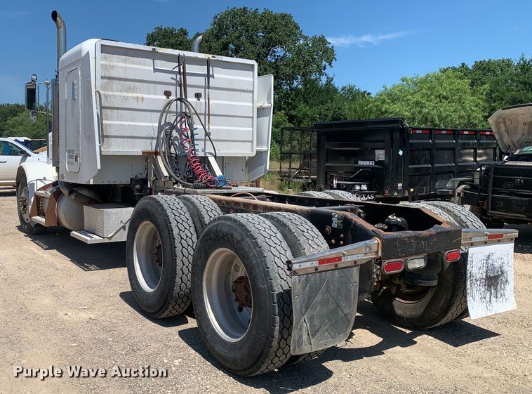 image for item DM7888 2004 Peterbilt 379 semi truck