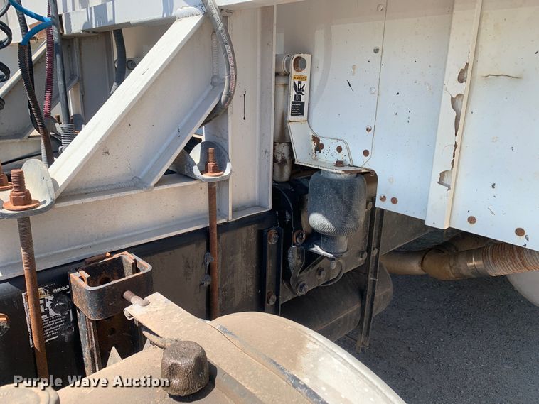 image for item DM7888 2004 Peterbilt 379 semi truck