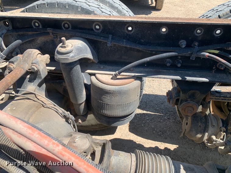 image for item DM7888 2004 Peterbilt 379 semi truck