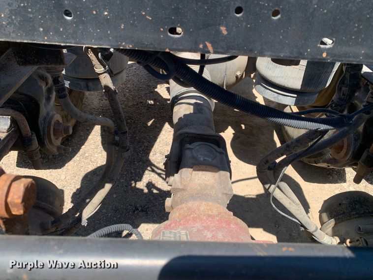 image for item DM7888 2004 Peterbilt 379 semi truck