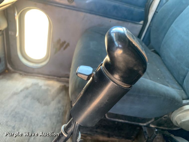 image for item DM7888 2004 Peterbilt 379 semi truck