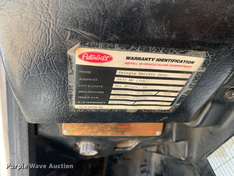 image for item DM7888 2004 Peterbilt 379 semi truck