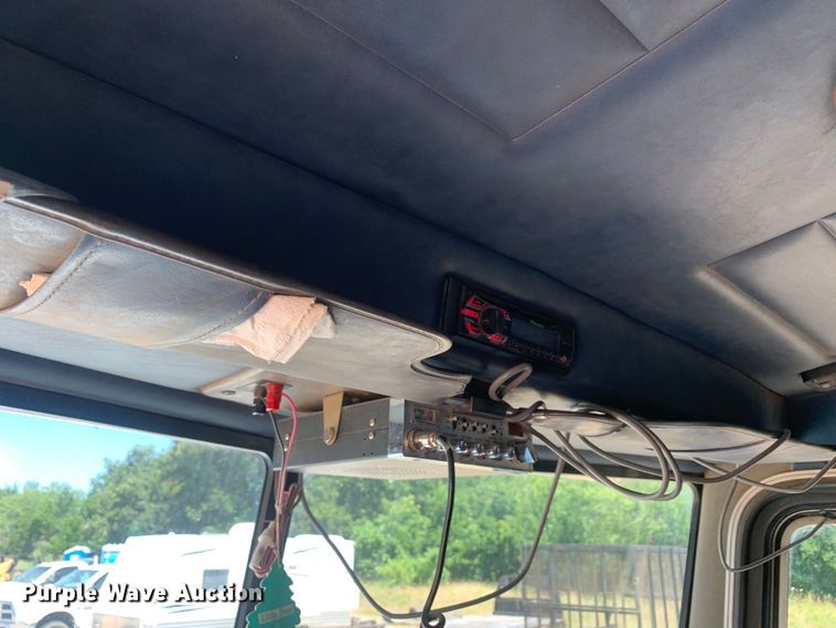 image for item DM7888 2004 Peterbilt 379 semi truck