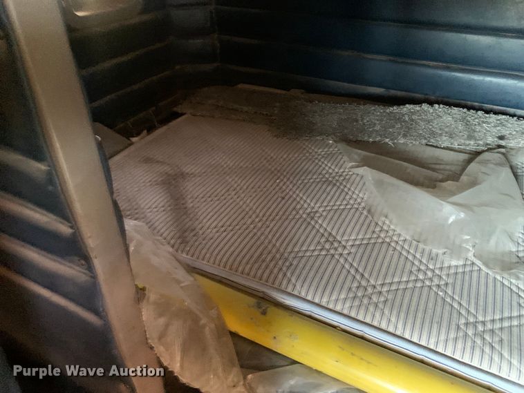 image for item DM7888 2004 Peterbilt 379 semi truck