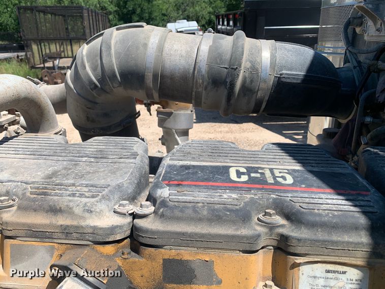 image for item DM7888 2004 Peterbilt 379 semi truck