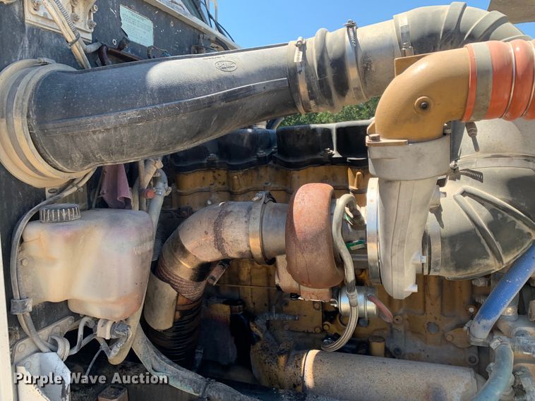 image for item DM7888 2004 Peterbilt 379 semi truck