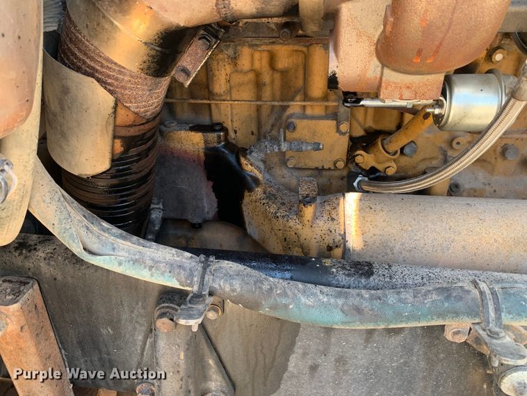 image for item DM7888 2004 Peterbilt 379 semi truck