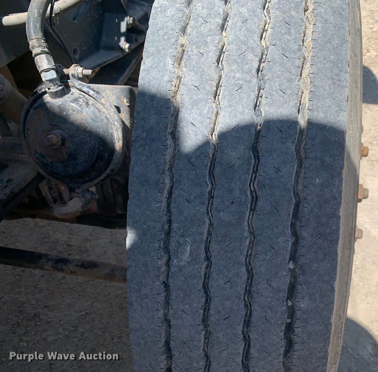 image for item DM7888 2004 Peterbilt 379 semi truck