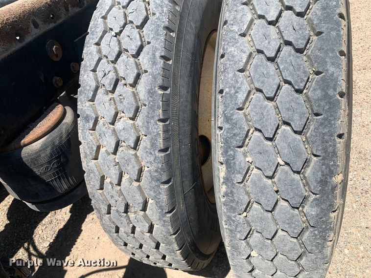 image for item DM7888 2004 Peterbilt 379 semi truck